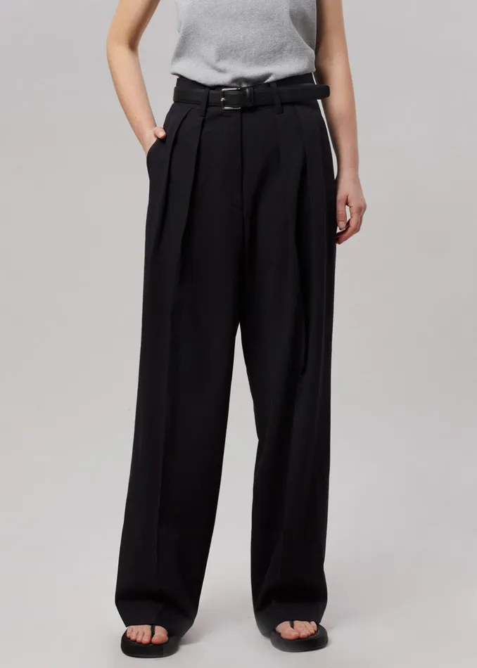 Women The Frankie Shop Bottoms Tansy Pleated Trousers Black