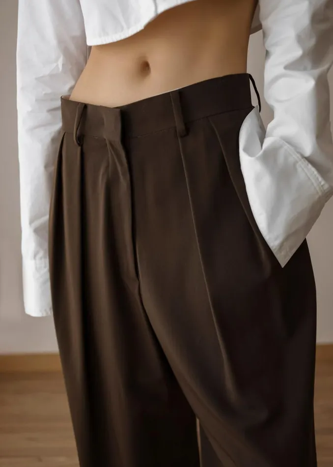 Women The Frankie Shop Bottoms Tansy Pleated Trousers Chocolate