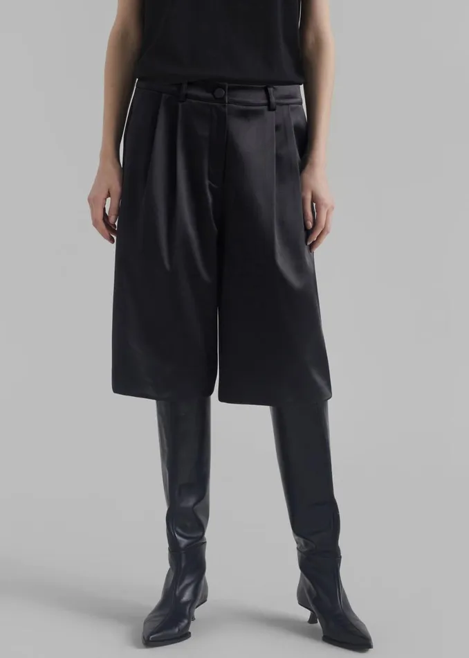 Women The Frankie Shop Bottoms Vienna Satin Bermuda Shorts Black