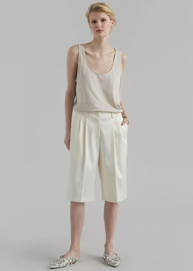 Women The Frankie Shop Bottoms Vienna Satin Bermuda Shorts Cream