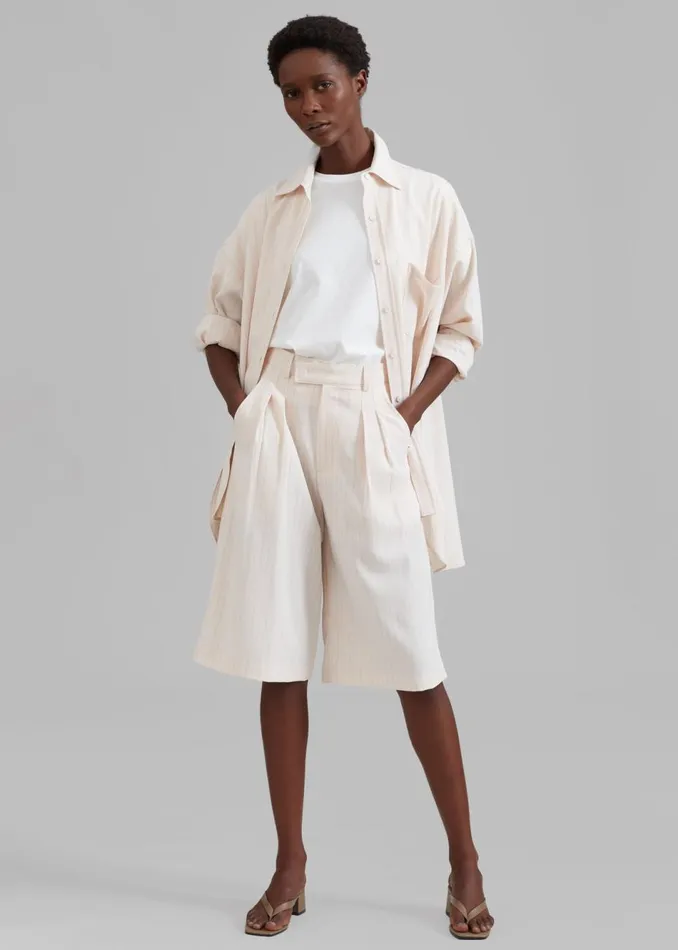 Women The Frankie Shop Bottoms Vivian Fluid Pleated Bermuda Shorts Beige Pinstripe