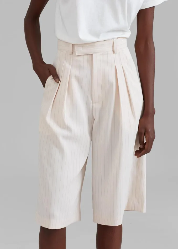 Women The Frankie Shop Bottoms Vivian Fluid Pleated Bermuda Shorts Beige Pinstripe