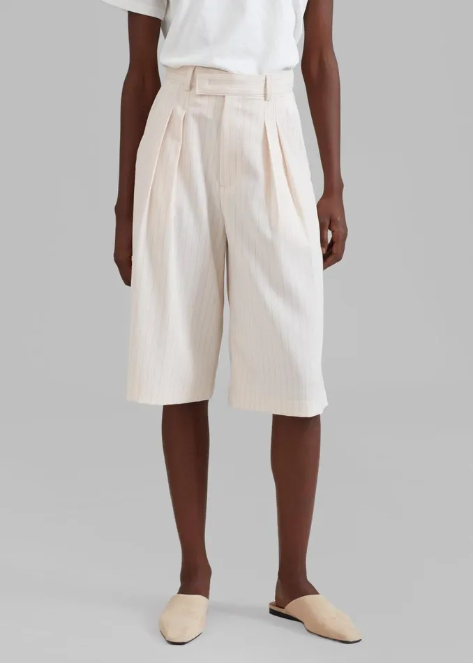 Women The Frankie Shop Bottoms Vivian Fluid Pleated Bermuda Shorts Beige Pinstripe