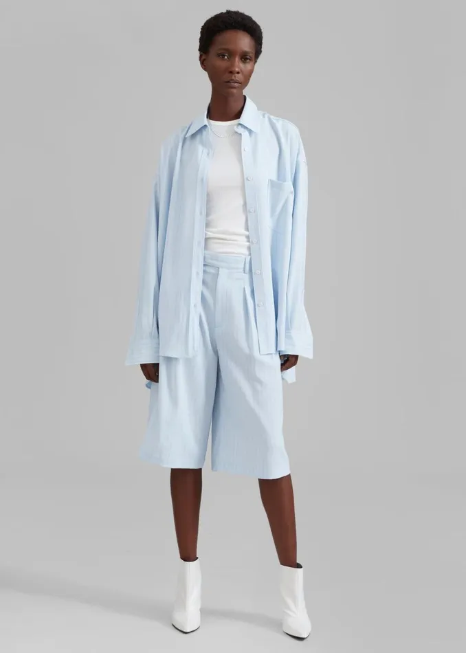 Women The Frankie Shop Bottoms Vivian Fluid Pleated Bermuda Shorts Blue Pinstripe