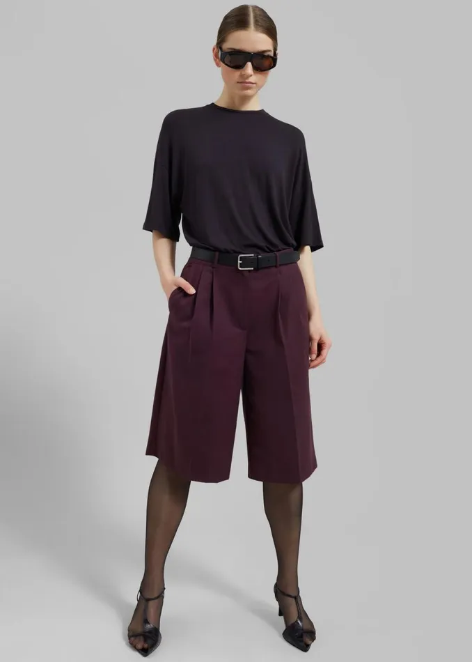Women The Frankie Shop Bottoms Wilma Pleated Bermuda Shorts Burgundy