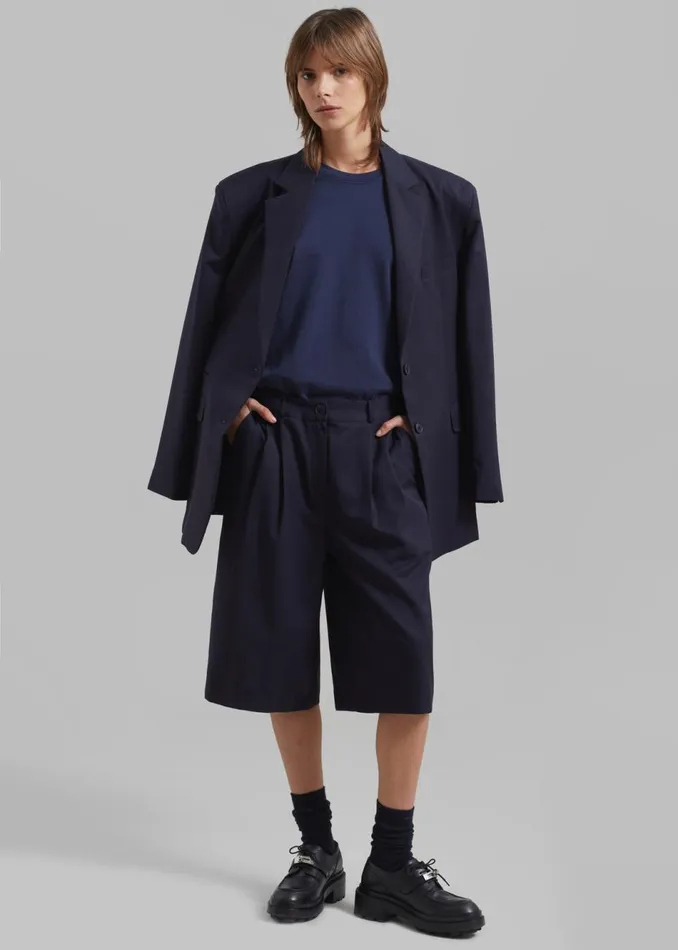 Women The Frankie Shop Bottoms Wilma Pleated Bermuda Shorts Navy