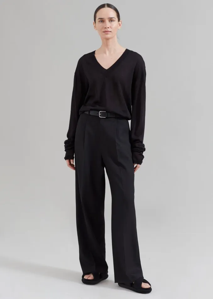 Women The Frankie Shop Knitwear Juro VNeck Knit Black