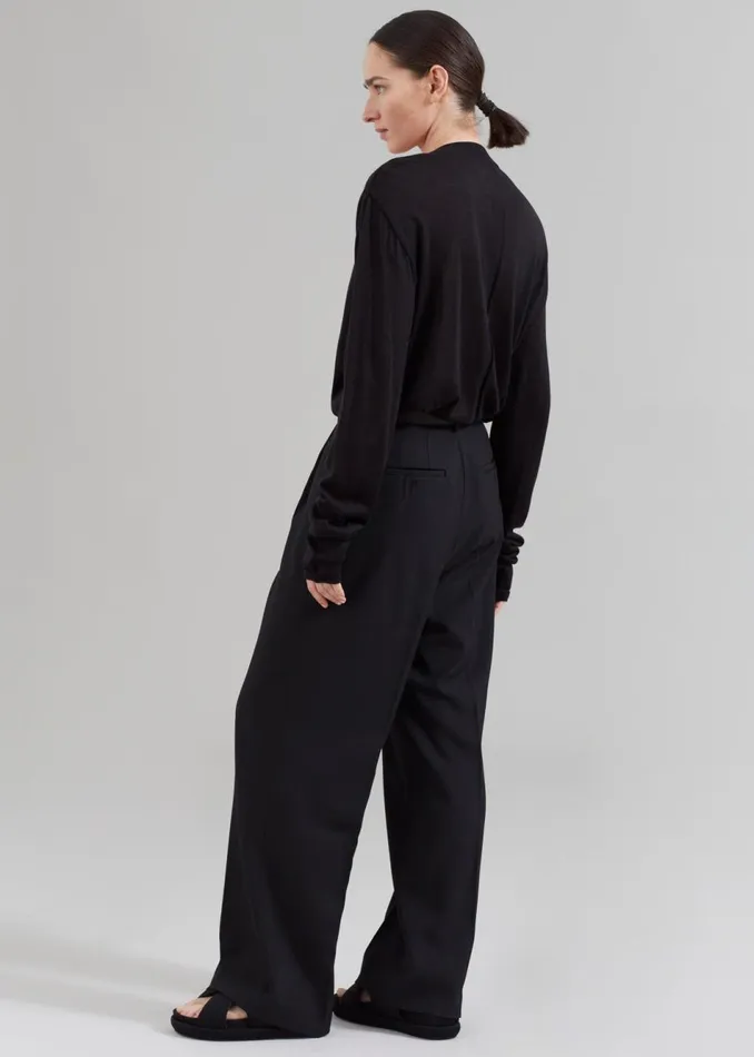 Women The Frankie Shop Knitwear Juro VNeck Knit Black