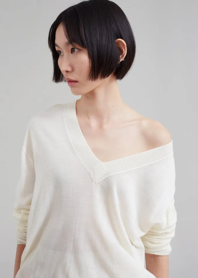 Women The Frankie Shop Knitwear Juro VNeck Knit Cream