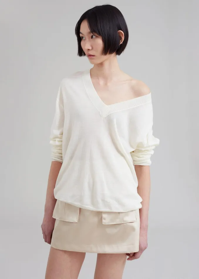 Women The Frankie Shop Knitwear Juro VNeck Knit Cream