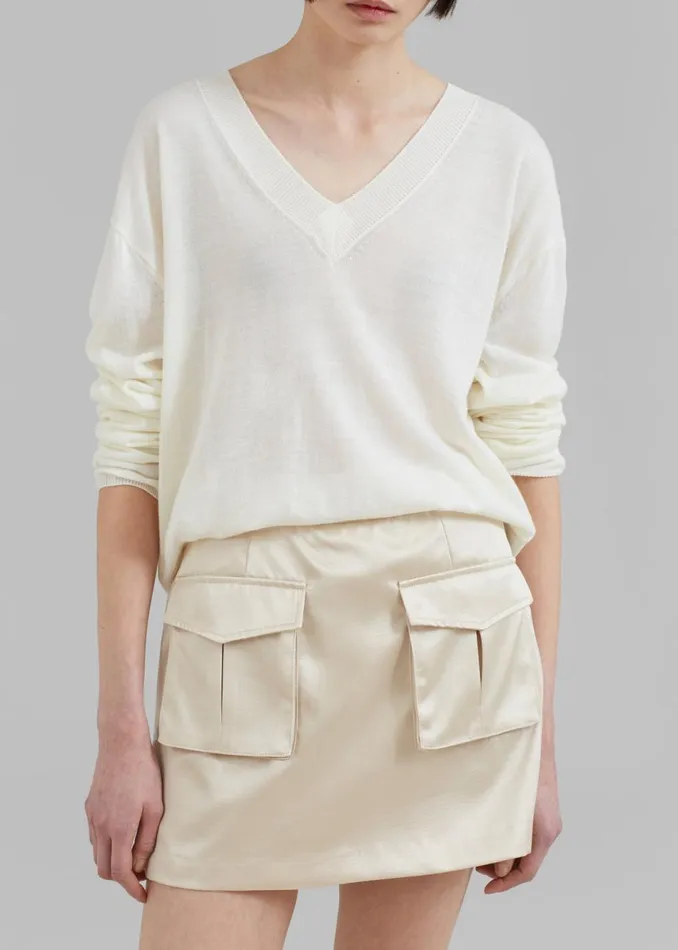 Women The Frankie Shop Knitwear Juro VNeck Knit Cream