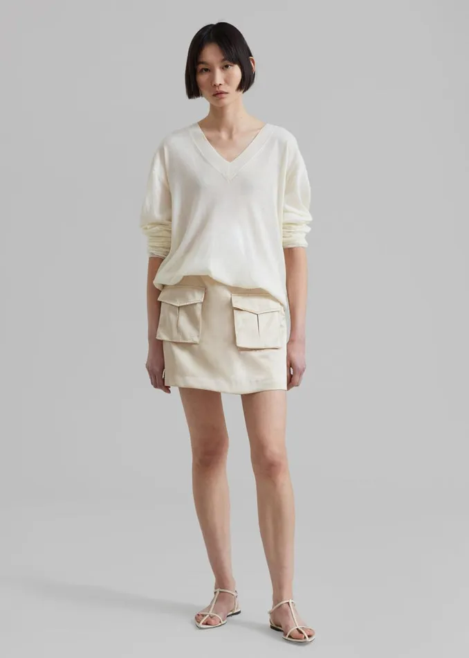 Women The Frankie Shop Knitwear Juro VNeck Knit Cream