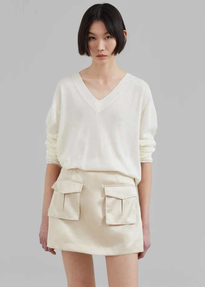 Women The Frankie Shop Knitwear Juro VNeck Knit Cream