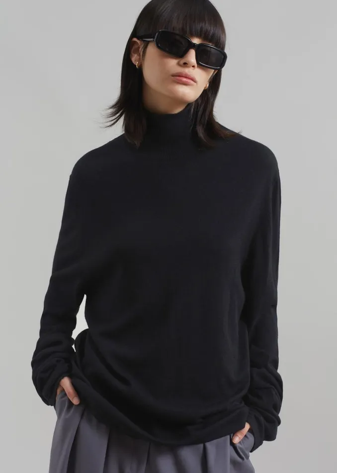 Women The Frankie Shop Knitwear Logan Wool Extra Long Sleeve Turtleneck Black