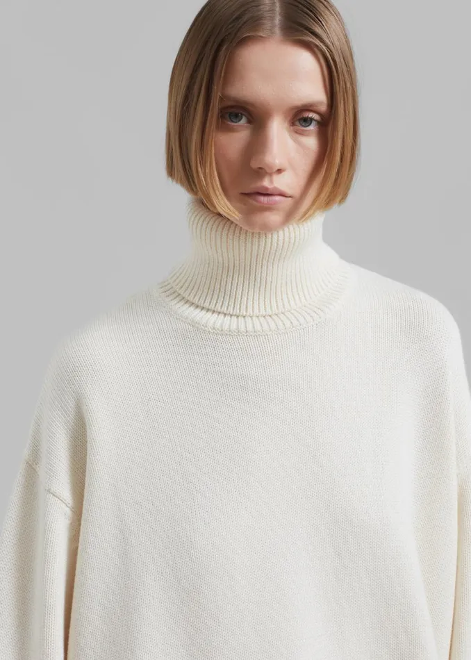 Women The Frankie Shop Knitwear Rhea Trapeze Turtleneck Ivory