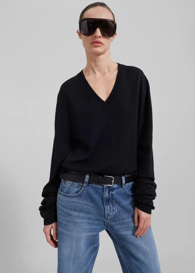 Women The Frankie Shop Knitwear Selma Extra Long Sleeve Merino Wool Pullover Black Women The Frankie Shop Knitwear Selma Extra Long Sleeve Merino Wool Pullover Black