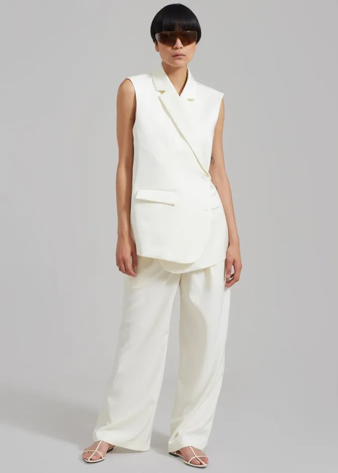 Women The Frankie Shop Outerwear Everly Satin Vest Cream