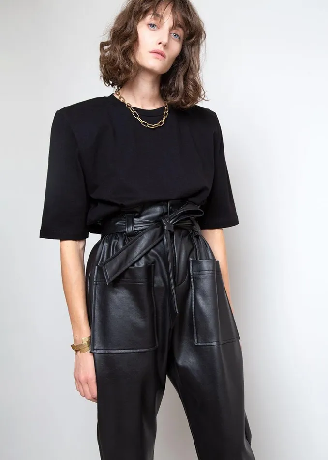 Women The Frankie Shop Tops Carrington Padded Shoulder Tee Black