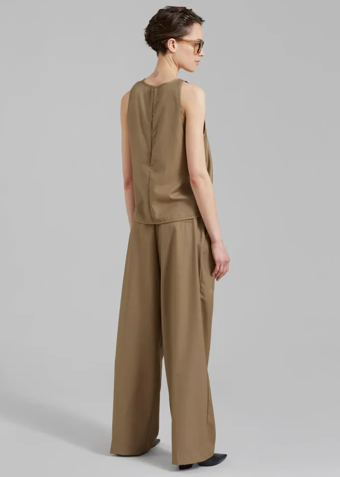 Women The Frankie Shop Tops Clay Sleeveless Top Desert Taupe