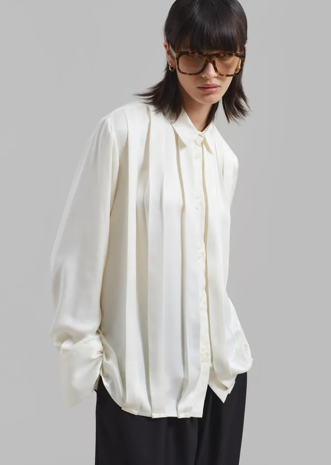 Women The Frankie Shop Tops Elliana Front Pleated Blouse Cream