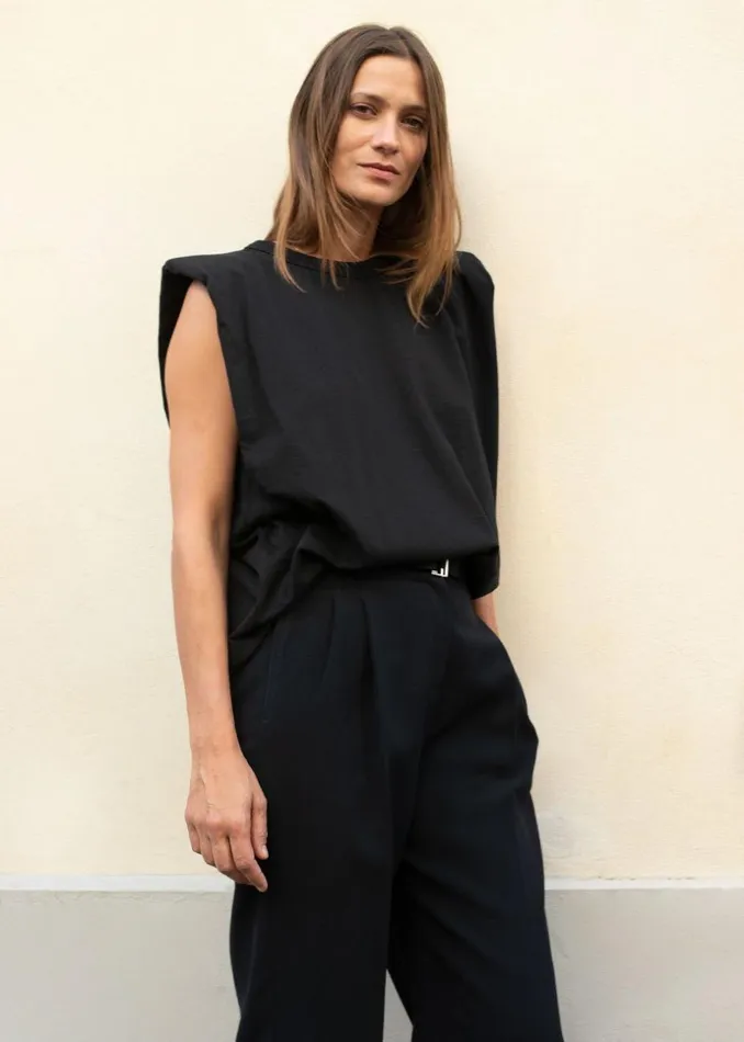 Women The Frankie Shop Tops Eva Padded Shoulder Muscle TShirt Black
