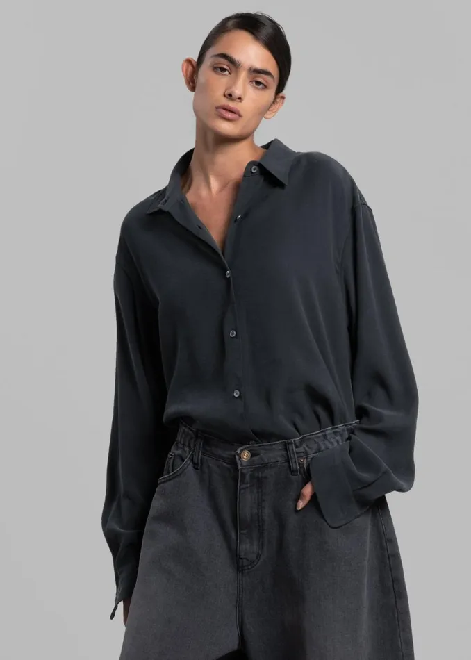 Women The Frankie Shop Tops Lotta Fluid Shirt Charcoal