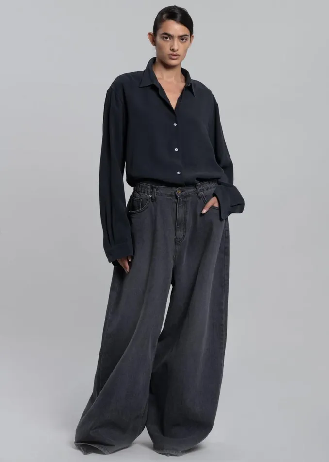 Women The Frankie Shop Tops Lotta Fluid Shirt Charcoal