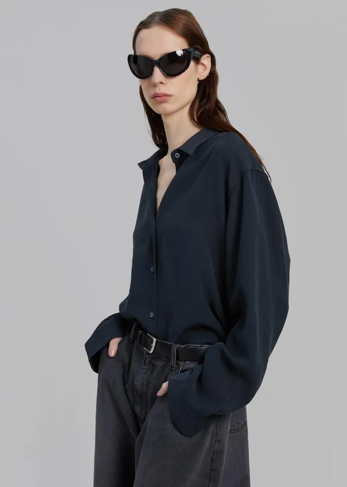 Women The Frankie Shop Tops Lotta Fluid Shirt Charcoal