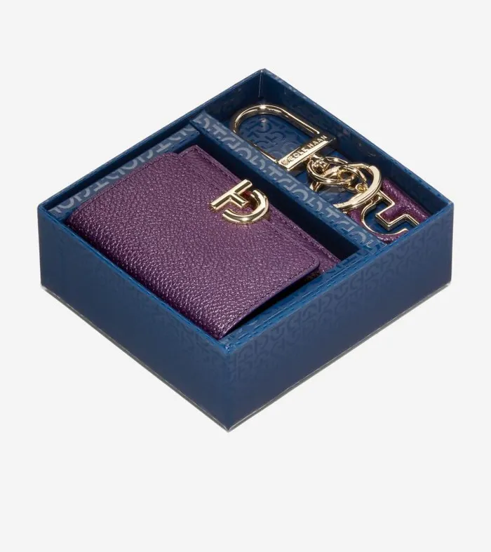 Women Wallets and Wristlets Cole Haan Essential Wallet Gift Set Blackberry Cordial Women Wallets and Wristlets Cole Haan Essential Wallet Gift Set Blackberry Cordial