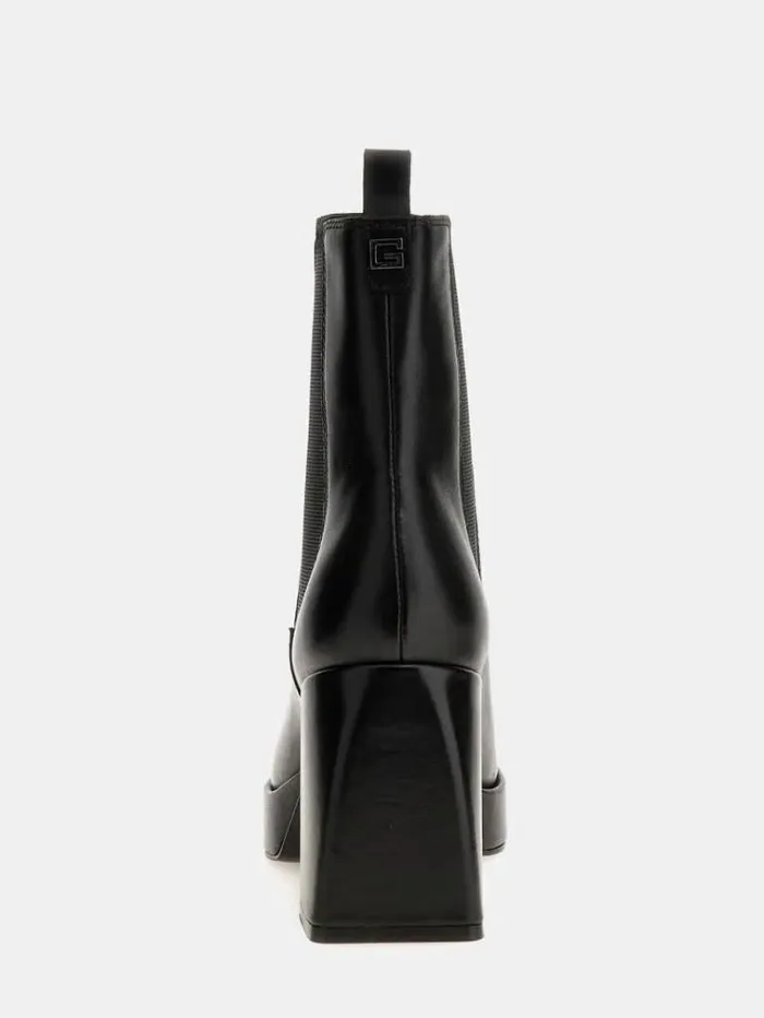 Women Wiley Side Stretch Low Boots Black Guess Boots And Booties